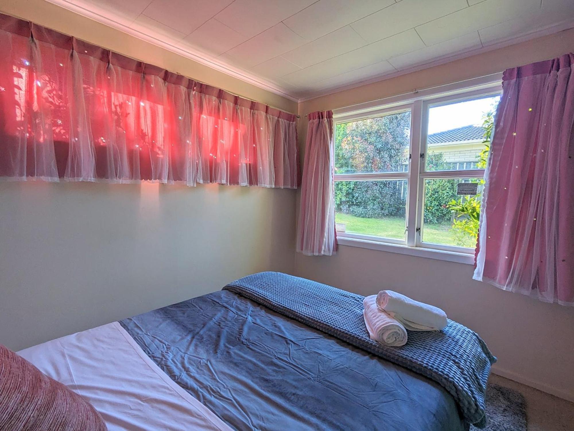 Dream Home In Central Of Rotorua With Spa Pool Exterior photo